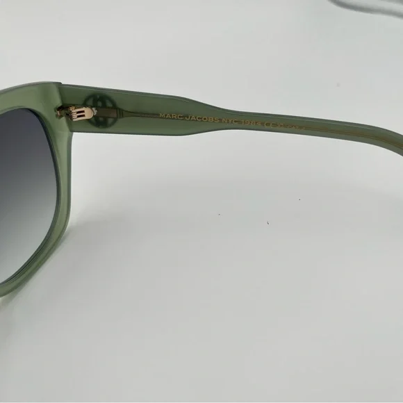 Marc Jacobs Olive Sunglasses with Gradient Lenses display picture 2